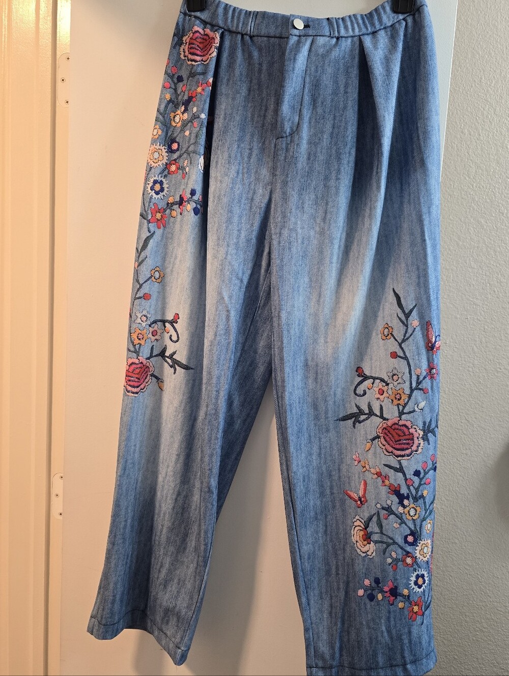 211 Embroidered Light Blue Wide-Leg Women’s Knit Polyester Jeans